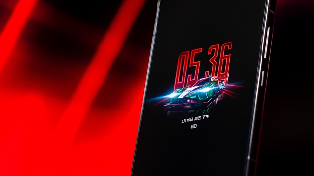Ảnh thực tế điện thoại Lamborghini "Pro Max" của Xiaomi vừa ra mắt- Ảnh 4. Ảnh thực tế điện thoại Lamborghini "Pro Max" của Xiaomi vừa ra mắt- Ảnh 4.