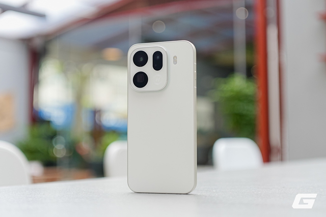 Trên tay OPPO Find X9 Pro: Camera chuẩn Hasselblad 200MP zoom siêu xa, pin 7500mAh, sạc 80W, giá 32.99 triệu- Ảnh 20. Trên tay OPPO Find X9 Pro: Camera chuẩn Hasselblad 200MP zoom siêu xa, pin 7500mAh, sạc 80W, giá 32.99 triệu- Ảnh 20.