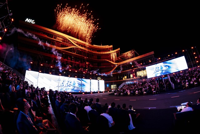 Những khoảnh khắc ấn tượng tại lễ trao giải Better Choice Awards 2025: Bữa tiệc thị giác đầy màu sắc của nghệ thuật và công nghệ- Ảnh 1.