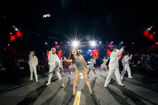 Những khoảnh khắc ấn tượng tại lễ trao giải Better Choice Awards 2025: Bữa tiệc thị giác đầy màu sắc của nghệ thuật và công nghệ- Ảnh 18.