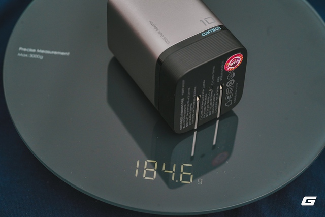 Củ sạc 120W của Xiaomi giờ bé tí tẹo tèo teo, lọt thỏm lòng bàn tay như này đây - Ảnh 10.