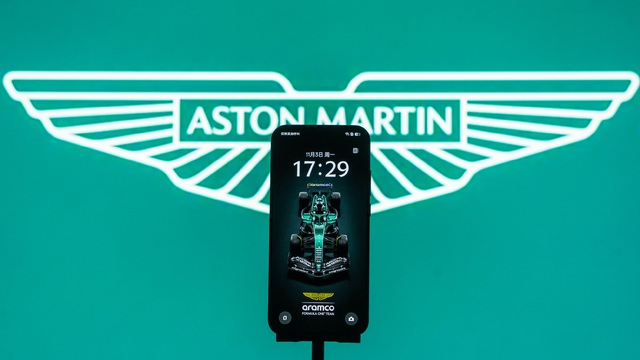 realme GT8 Pro có thêm bản Aston Martin giới hạn dành cho fan F1: Màu ngọc lam, nút nguồn neon, camera 200 "chấm", giá hơn 20 triệu đồng - Ảnh 8.