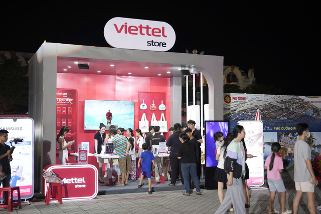 Gian hàng công nghệ ở Y-Fest 2025 có gì khiến giới trẻ Hải Phòng xếp hàng dài? - Ảnh 2.