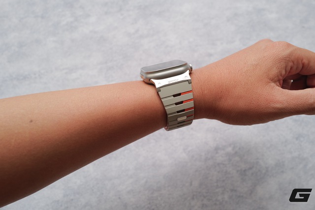 Dùng thử bộ dây đeo Apple Watch từ nhà UNIQ và Skinarma: Ba phong cách, ba trải nghiệm khác nhau - Ảnh 23.