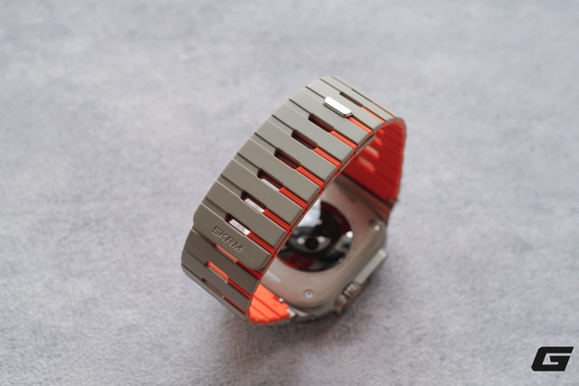 Dùng thử bộ dây đeo Apple Watch từ nhà UNIQ và Skinarma: Ba phong cách, ba trải nghiệm khác nhau - Ảnh 25.