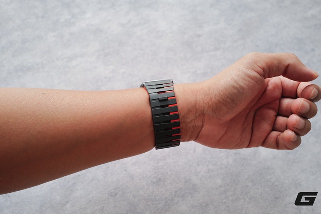 Dùng thử bộ dây đeo Apple Watch từ nhà UNIQ và Skinarma: Ba phong cách, ba trải nghiệm khác nhau - Ảnh 27.