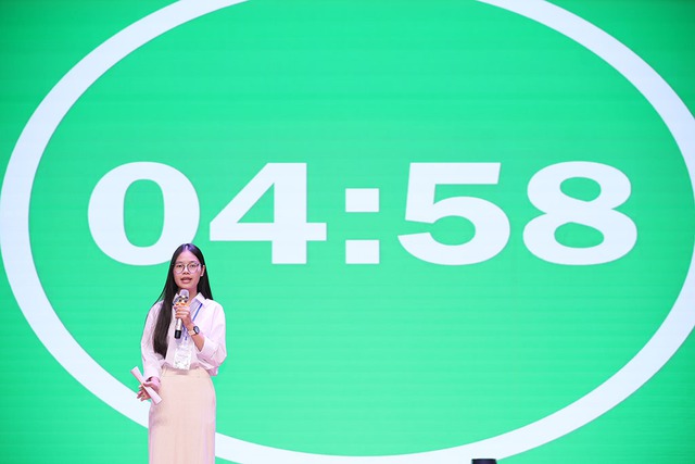 Sinh viên Phenikaa ví xe xăng như "Nokia 1280 thời chưa chịu nâng cấp": Sân chơi Green Voices nóng hơn dự đoán - Ảnh 4.