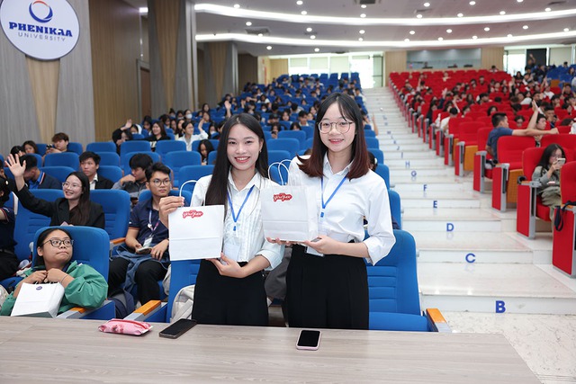 Sinh viên Phenikaa ví xe xăng như "Nokia 1280 thời chưa chịu nâng cấp": Sân chơi Green Voices nóng hơn dự đoán - Ảnh 6.