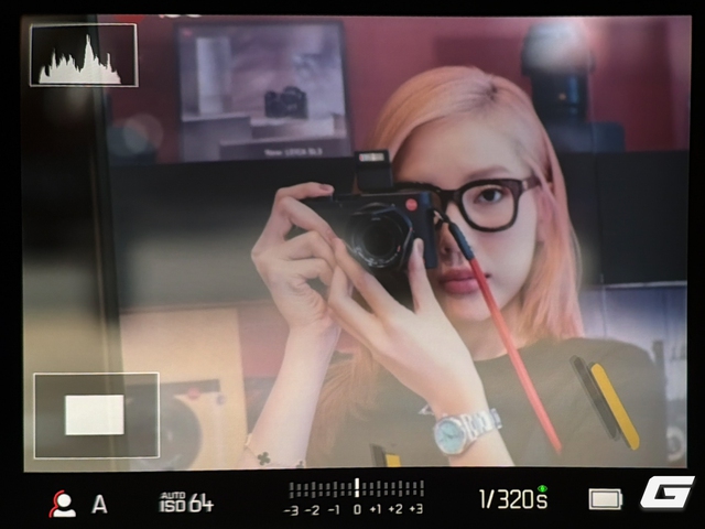 Leica M EV1- Khi biểu tượng từ bỏ kính ngắm quang học: Cú chuyển mình hay lời tạm biệt di sản?- Ảnh 3. Leica M EV1- Khi biểu tượng từ bỏ kính ngắm quang học: Cú chuyển mình hay lời tạm biệt di sản?- Ảnh 3.