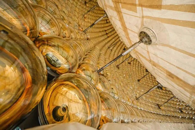 Quả cầu khổng lồ ẩn dưới núi ở Trung Quốc bắt được hạt ma, phá vỡ hiểu biết vật lý của nhân loại - Ảnh 3.