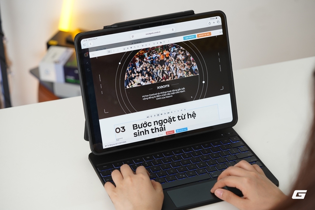 Bỏ Magic Keyboard, tôi thử biến iPad Pro M4 thành workstation với chiếc bàn phím này và kết quả vượt kỳ vọng! - Ảnh 1.
