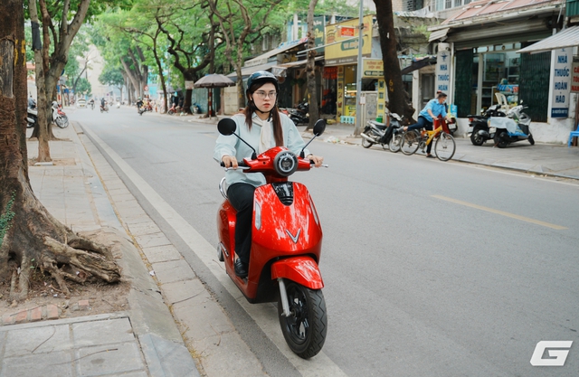 Người dùng phổ thông bắt đầu chuyển sang xe máy điện: Giải pháp tiết kiệm hay khởi đầu cho thay đổi lâu dài? - Ảnh 4.