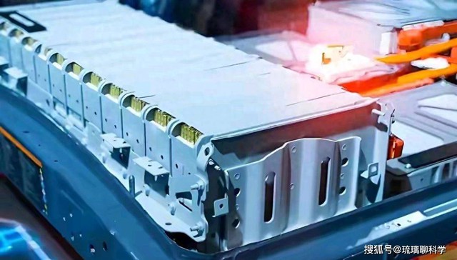 Cuộc đua 15 năm chưa có hồi kết: Vì sao pin thể rắn vẫn là 'giấc mơ xa xỉ' của ngành xe điện toàn cầu? - Ảnh 1.