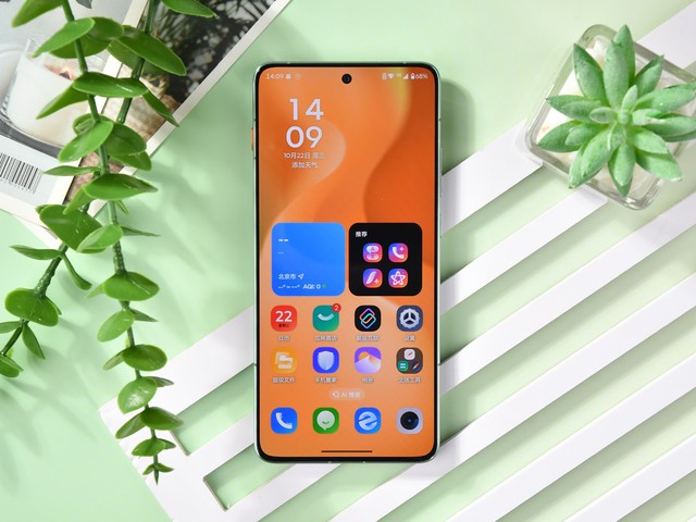 Đây là điện thoại siêu mỏng nhẹ của Motorola: Dùng chip Snapdragon, pin gấp rưỡi và camera "gấp đôi" iPhone Air nhưng giá chỉ bằng 1/4 - Ảnh 6.