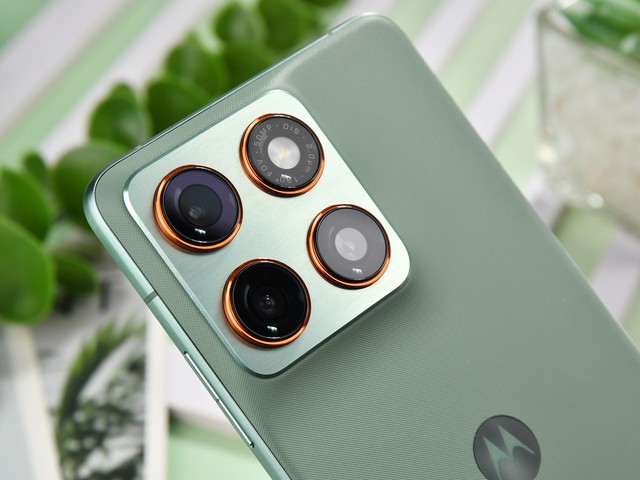 Đây là điện thoại siêu mỏng nhẹ của Motorola: Dùng chip Snapdragon, pin gấp rưỡi và camera "gấp đôi" iPhone Air nhưng giá chỉ bằng 1/4 - Ảnh 8.