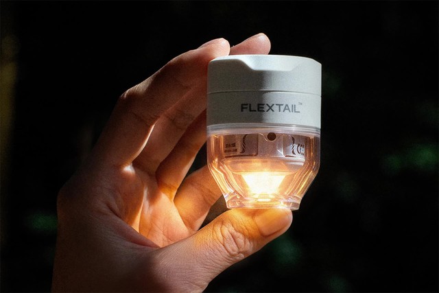 Flextail Tiny Pump 3X: Bơm điện siêu nhỏ tích hợp đèn đa năng, phụ kiện không thể thiếu cho dân dã ngoại - Ảnh 1.