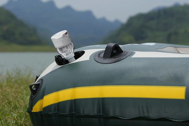 Flextail Tiny Pump 3X: Bơm điện siêu nhỏ tích hợp đèn đa năng, phụ kiện không thể thiếu cho dân dã ngoại - Ảnh 2.