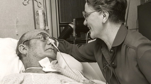 Ca ghép tim nhân tạo đầu tiên trong lịch sử nhân loại diễn ra như thế nào? - Ảnh 1.