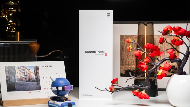 Ảnh thực tế điện thoại si&ecirc;u zoom, si&ecirc;u camera gi&aacute; 26 triệu đồng của Xiaomi vừa ra mắt: C&oacute; một chi tiết mang từ iPhone 4 sang, liệu bạn c&oacute; để &yacute;? - Ảnh 1.