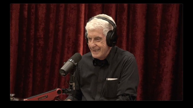 Nhân loại đã bí mật "đối thoại" với người ngoài hành tinh suốt 20 năm? Tiết lộ chấn động từ chuyên gia UFO hàng đầu - Ảnh 1.