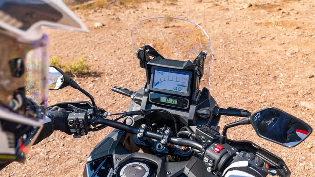 Honda gây chấn động với bằng sáng chế công nghệ tự động đánh lái giúp xe máy "né" tai nạn trong gang tấc - Ảnh 1.