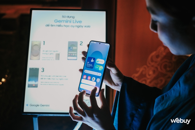 Tưởng chỉ là tour trải nghiệm, ai ngờ Galaxy AI khiến Gen Z nghiêm túc trở lại với Văn Miếu- Ảnh 5. Tưởng chỉ là tour trải nghiệm, ai ngờ Galaxy AI khiến Gen Z nghiêm túc trở lại với Văn Miếu- Ảnh 5.