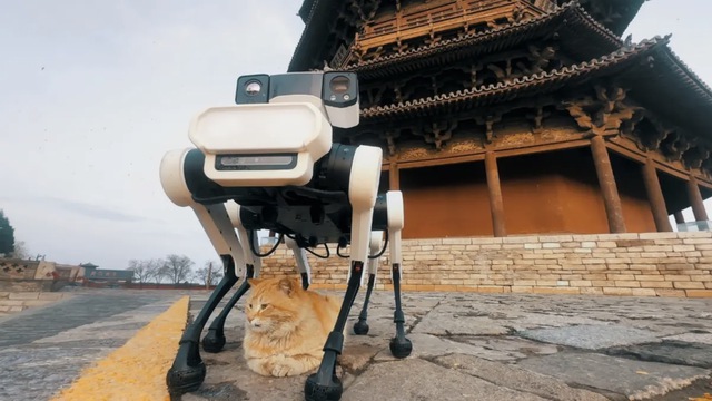 Lenovo dùng robot chó 6 chân tích hợp AI để bảo vệ chùa tháp gỗ cao nhất thế giới- Ảnh 1. Lenovo dùng robot chó 6 chân tích hợp AI để bảo vệ chùa tháp gỗ cao nhất thế giới- Ảnh 1.