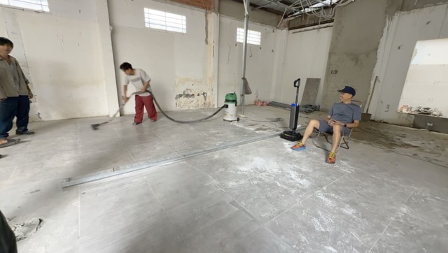 Admin Tinh Tế đem máy lau hút khô ướt ra công trường đấu với máy chuyên dụng: "Kèo" nào thắng?- Ảnh 4. Admin Tinh Tế đem máy lau hút khô ướt ra công trường đấu với máy chuyên dụng: "Kèo" nào thắng?- Ảnh 4.