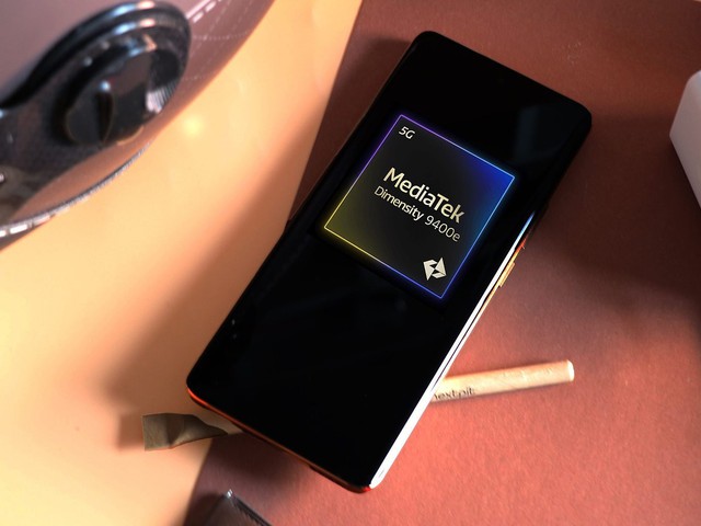 MediaTek ra mắt chip Dimensity 9400e: "Out trình" Snapdragon 8s Gen 4 của Qualcomm- Ảnh 1. MediaTek ra mắt chip Dimensity 9400e: "Out trình" Snapdragon 8s Gen 4 của Qualcomm- Ảnh 1.