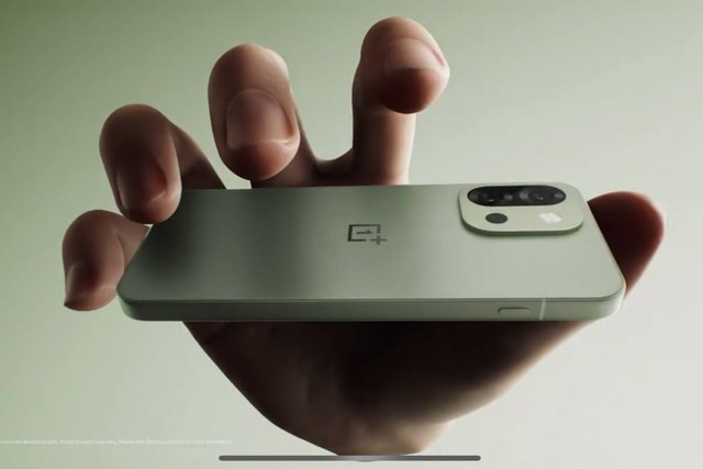 OnePlus ra mắt điện thoại nhỏ gọn dùng Snapdragon 8 Elite giá rẻ nhưng 80% dân số thế giới không mua được- Ảnh 2. OnePlus ra mắt điện thoại nhỏ gọn dùng Snapdragon 8 Elite giá rẻ nhưng 80% dân số thế giới không mua được- Ảnh 2.