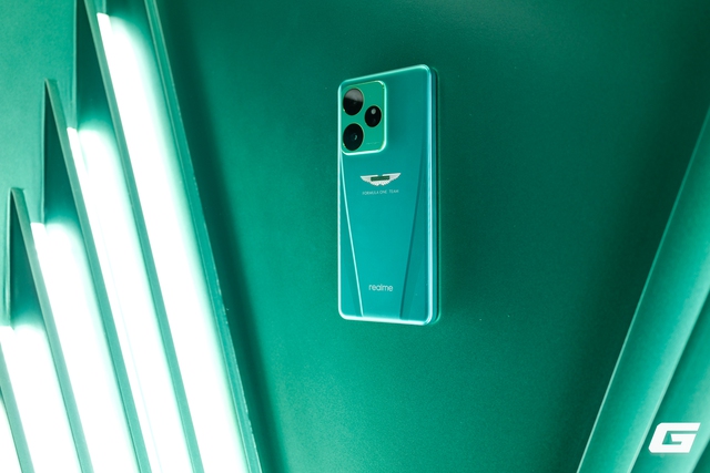 realme ra mắt điện thoại dành riêng cho hội đam mê tốc độ: Thiết kế vừa đẹp, vừa mạnh lại còn pin trâu, bảo sao ai cũng muốn mua!- Ảnh 8. realme ra mắt điện thoại dành riêng cho hội đam mê tốc độ: Thiết kế vừa đẹp, vừa mạnh lại còn pin trâu, bảo sao ai cũng muốn mua!- Ảnh 8.