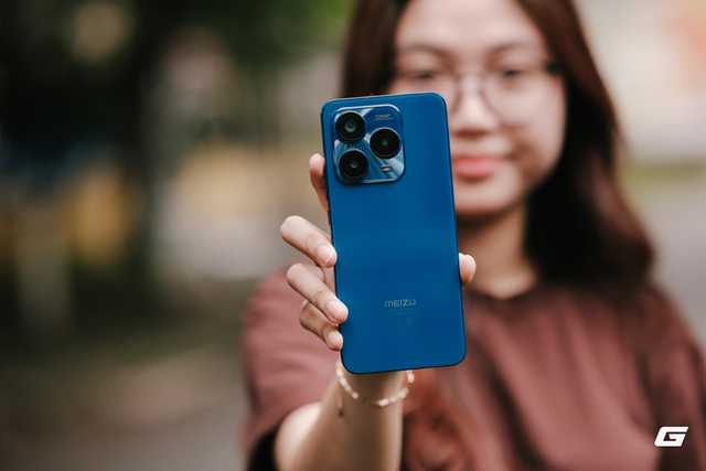 Trên tay điện thoại giá rẻ nhưng dùng "ngon" của Meizu: Mặt lưng kính, màn hình đẹp, giao diện mượt- Ảnh 1. Trên tay điện thoại giá rẻ nhưng dùng "ngon" của Meizu: Mặt lưng kính, màn hình đẹp, giao diện mượt- Ảnh 1.