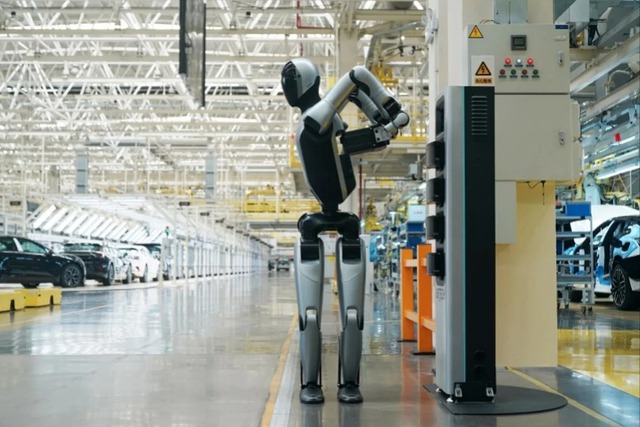 Kỳ tích mới của Trung Quốc: Robot hình người đầu tiên trên thế giới tự thay pin trong 3 phút, hoạt động 24/24 không cần can thiệp, phim viễn tưởng sắp thành sự thật?- Ảnh 1.