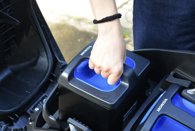 Nói thật là, nếu xe máy điện cứ thiết kế pin tháo rời để sạc dễ hơn là đã giải quyết bao nhiêu vấn đề- Ảnh 3. Nói thật là, nếu xe máy điện cứ thiết kế pin tháo rời để sạc dễ hơn là đã giải quyết bao nhiêu vấn đề- Ảnh 3.