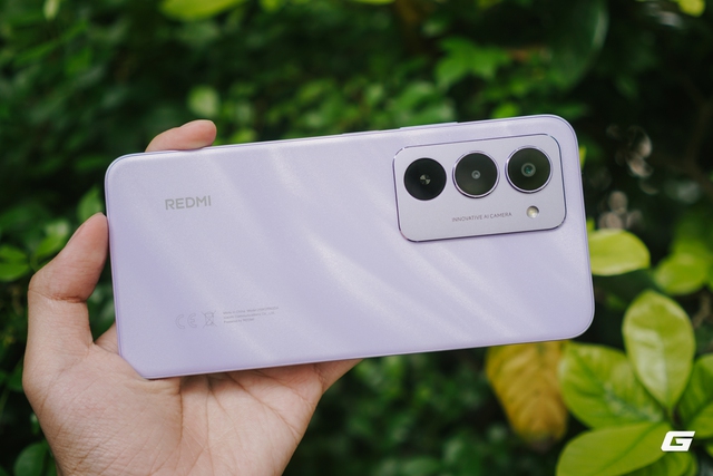 Điện thoại Xiaomi pin 7.000mAh dùng 3 ngày không cần sạc khiến tôi "ngã ngửa": Thiết kế đẹp, có một thứ cực kỳ đáng tiền mà giá thì chỉ hơn 4 triệu đồng- Ảnh 2.
