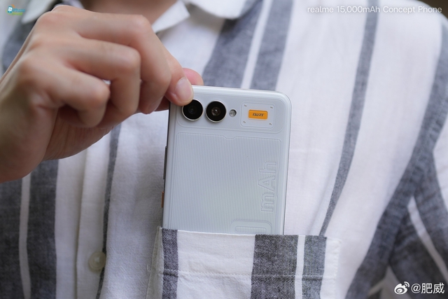 realme giới thiệu concept điện thoại pin 15.000mAh: Thiết kế đẹp mỏng nhẹ, dùng cả tuần không cần sạc- Ảnh 4.
