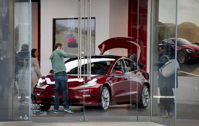 Tesla nhận phán quyết gây chết người: Elon Musk điêu đứng, tương lai robottaxi tự lái vỡ vụn- Ảnh 1.