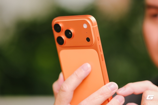 Mở hộp iPhone 17 Pro Max hai màu “hot” nhất hôm nay: Máy chính hãng phiên bản thương mại- Ảnh 9.