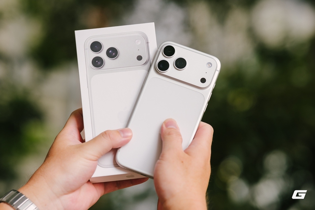 Mở hộp iPhone 17 Pro Max hai màu “hot” nhất hôm nay: Máy chính hãng phiên bản thương mại- Ảnh 13.