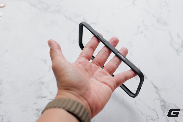 Trên tay ốp Bumper và dây đeo vai iPhone Air: Combo hài hoà vừa bảo vệ vừa đủ lại tôn vinh vẻ đẹp thiết kế- Ảnh 2.