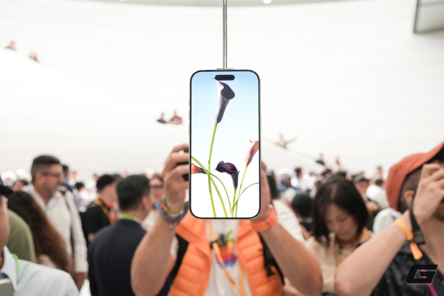 Cận cảnh iPhone Air "siêu mỏng cánh" đến khó tin vừa ra mắt: Apple vừa làm điều mà Samsung và chính iPad Pro cũng phải dè chừng- Ảnh 2.