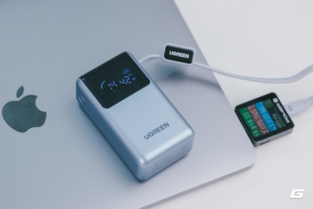 Đ&atilde; t&igrave;m thấy pin dự ph&ograve;ng "ch&acirc;n &aacute;i" mới: Thiết kế nhỏ gọn, c&ocirc;ng suất cao sạc được cả MacBook, t&iacute;ch hợp m&agrave;n h&igrave;nh, gi&aacute; sale chỉ hơn 600.000 đồng - Ảnh 12.