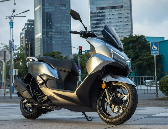 NWT150: Động cơ PCX, công nghệ Radar, giá từ 56 triệu đồng - Ảnh 1.