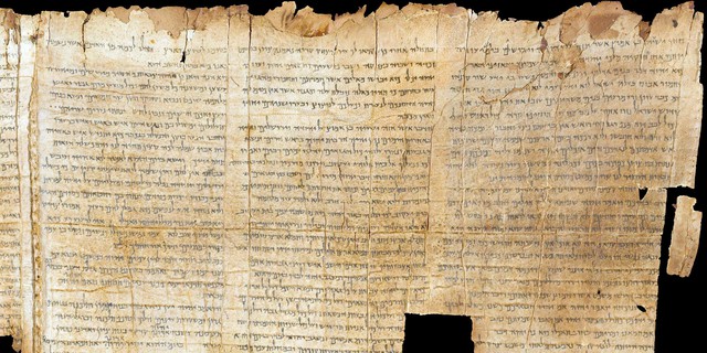 Bí mật ngàn năm được hé lộ: Nhà ngôn ngữ học tìm ra chìa khóa giải mã ký tự bí ẩn trong Cuộn giấy Biển Chết - Ảnh 2.