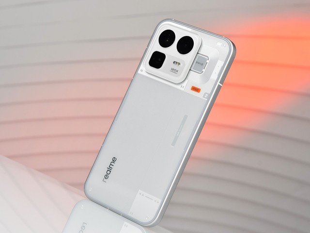 realme sắp ra mắt smartphone đầu ti&ecirc;n cho ph&eacute;p chơi game PC, pin 8.000 mAh, chip Snapdragon 8 Gen 5, RAM tận 24 GB - Ảnh 2.