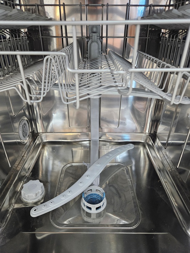 Vợ chê máy rửa bát cũ mẹ tôi đã dùng hơn 10 năm, tôi nói 1 câu khiến nhiều người phải vỗ tay khen hay - Ảnh 3.