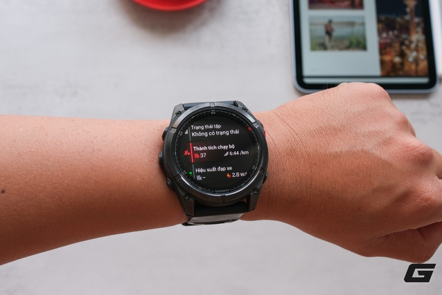 Khi đồng hồ thể thao trở thành “chiếc ví” trên cổ tay - Ảnh 2.