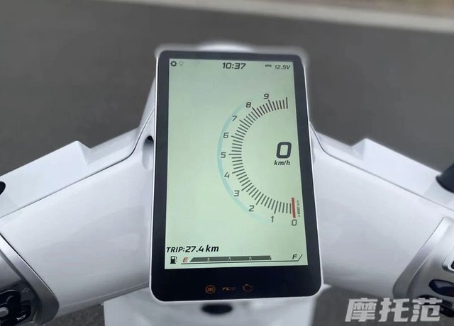 Kymco bất ngờ ra mắt xe ga 150cc nhưng lại gây tranh cãi về thiết kế "cổ điển nửa mùa" - Ảnh 3.