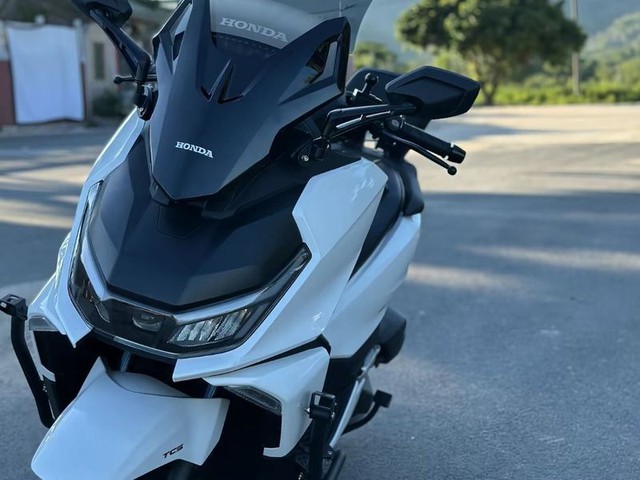 Mẫu xe tay ga của nh&agrave; Honda được coi l&agrave; "kẻ hủy diệt" ph&acirc;n kh&uacute;c xe ga địa h&igrave;nh nhập m&ocirc;n với trang bị vượt tầm gi&aacute; - Ảnh 2.