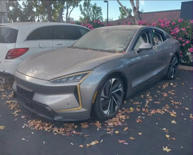 Từng tuyên bố "kết liễu" Tesla, siêu xe Trung Quốc 1.000 mã lực giờ bị vứt xó, chỉ còn là đống sắt vụn vô chủ tại Mỹ - Ảnh 1.